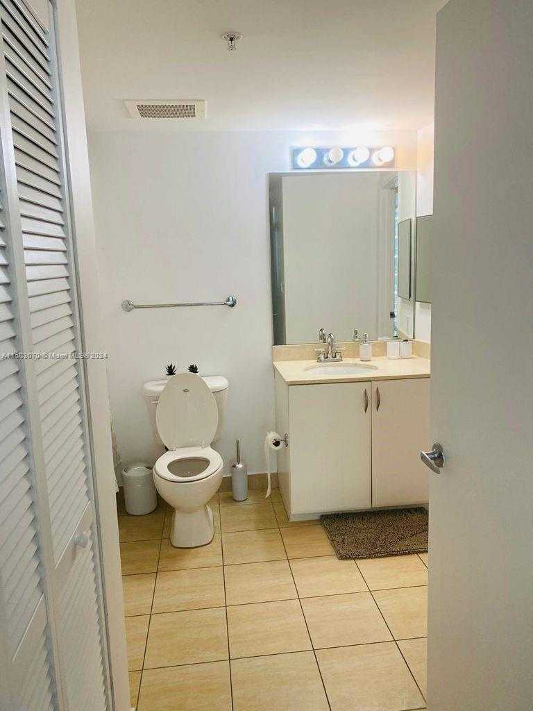Small Image of 1750 NORTH BAYSHORE DR #4305, Miami Number 9