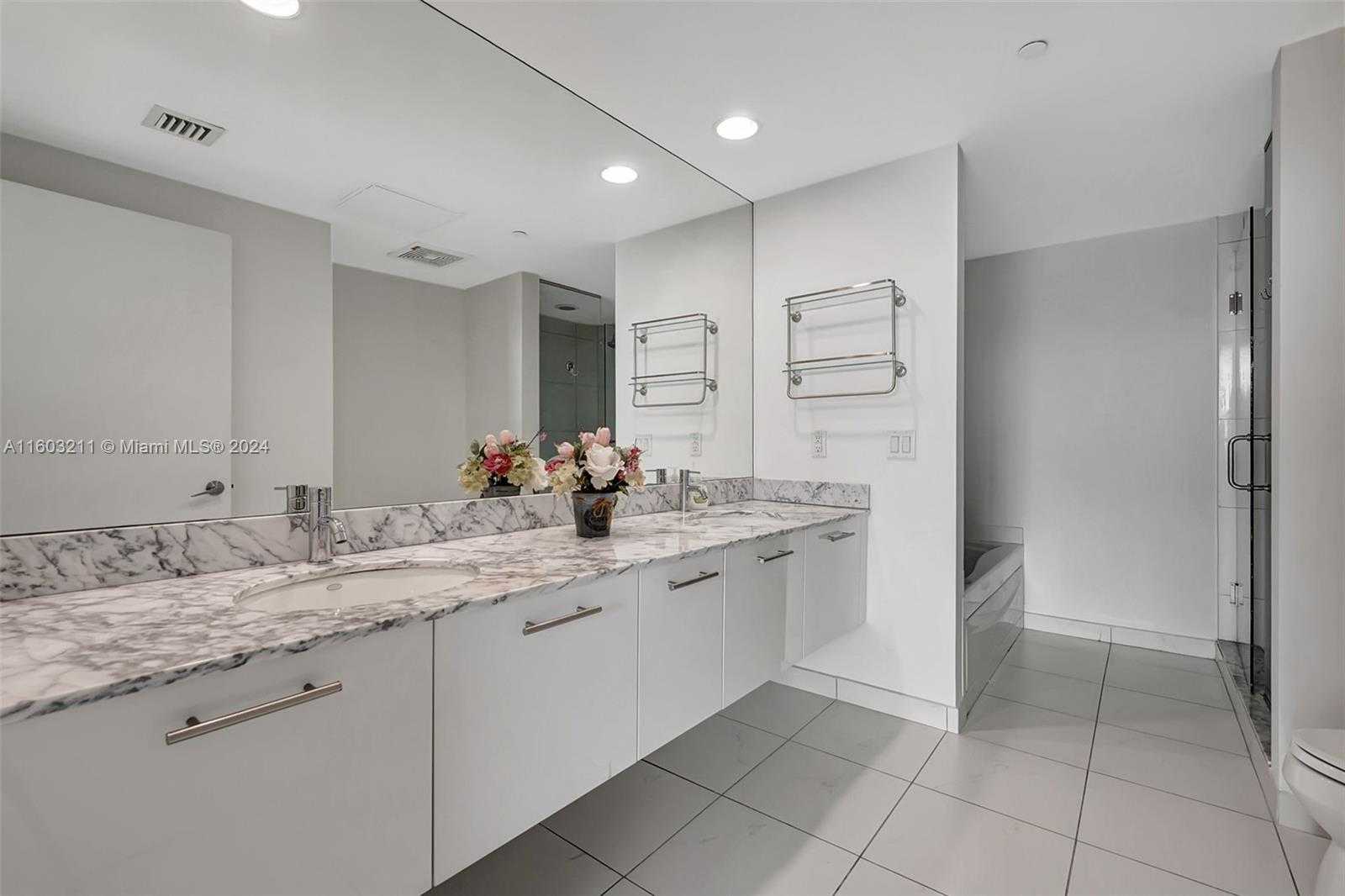 Small Image of 55 SOUTH EAST 6TH ST #3903, Miami Number 14