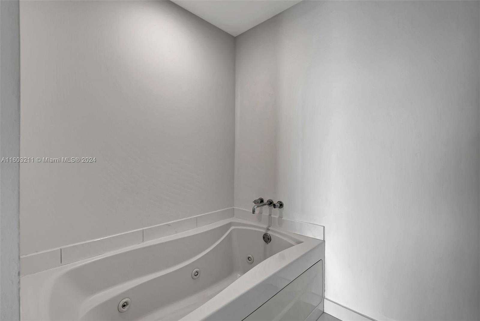 Small Image of 55 SOUTH EAST 6TH ST #3903, Miami Number 15