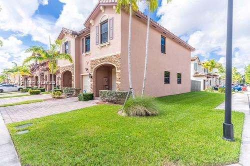 Small Image of 104 SOUTH EAST 34 TERRACE #104, Homestead Number 4
