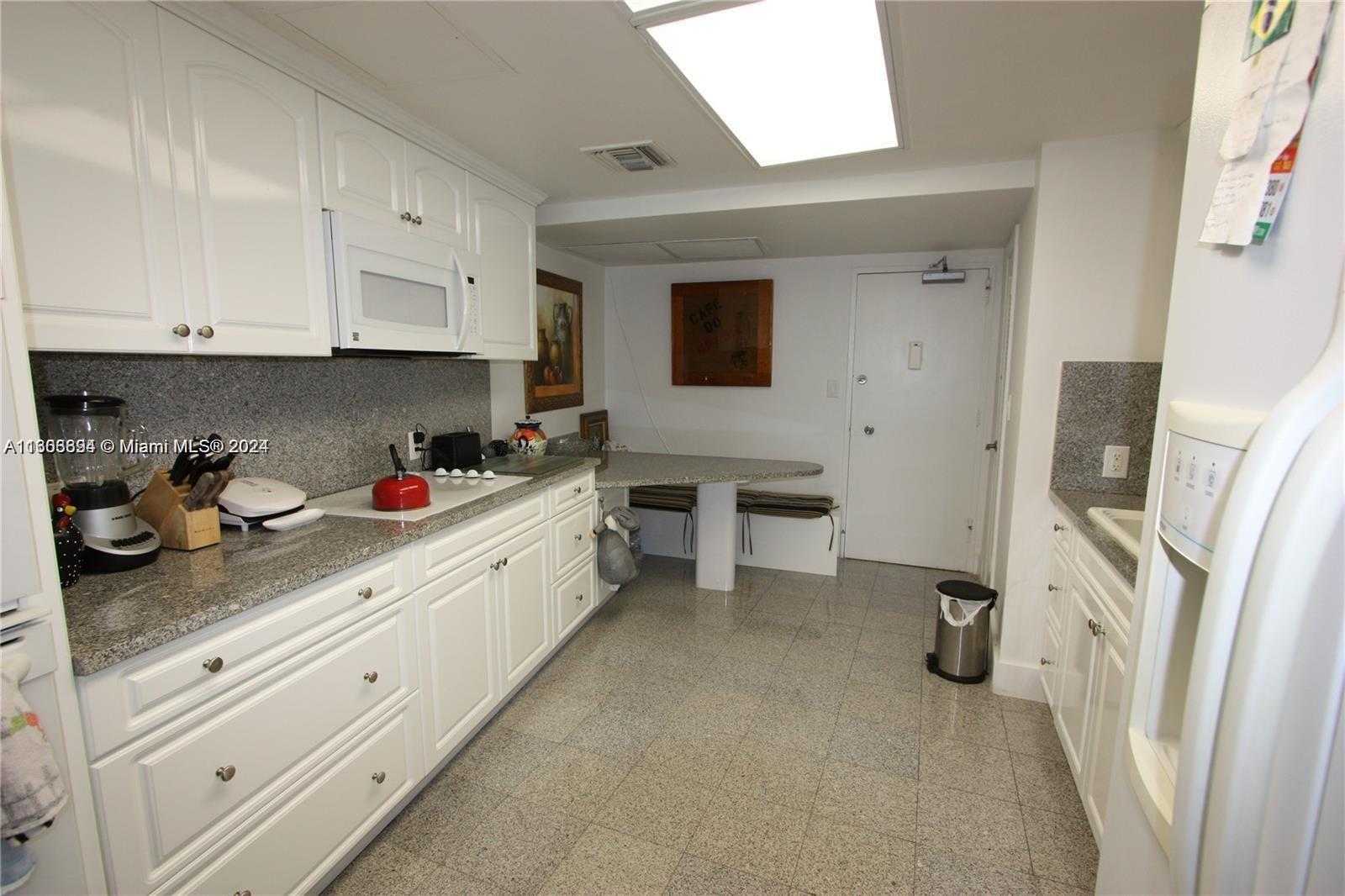 Small Image of 5255 #15B, Miami Beach Number 15
