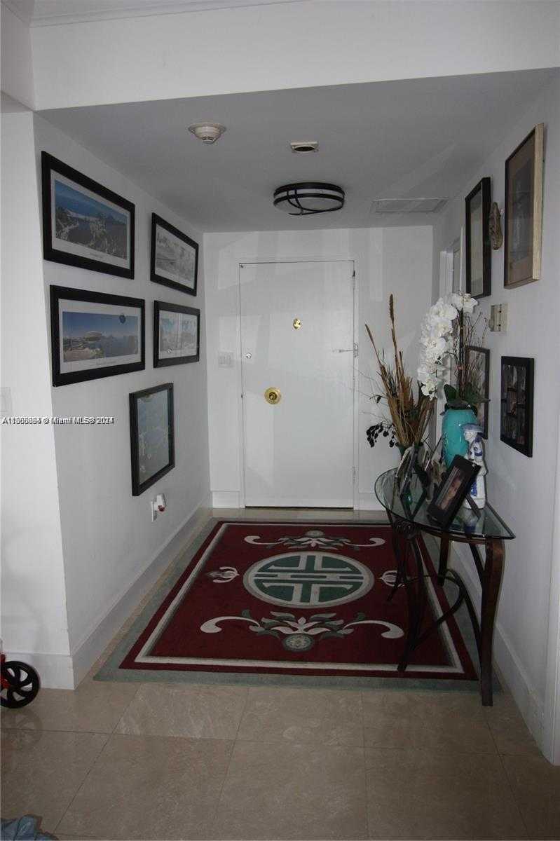 Small Image of 5255 #15B, Miami Beach Number 18