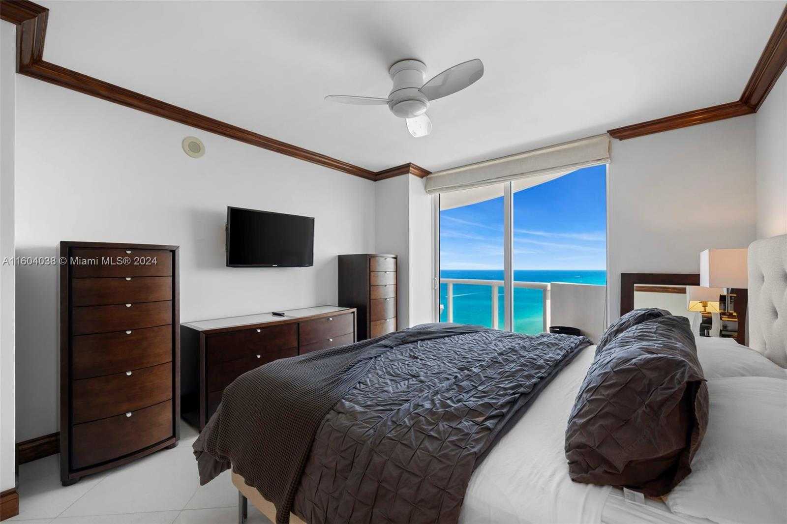 Small Image of 6365 COLLINS AVE #3904, Miami Beach Number 17