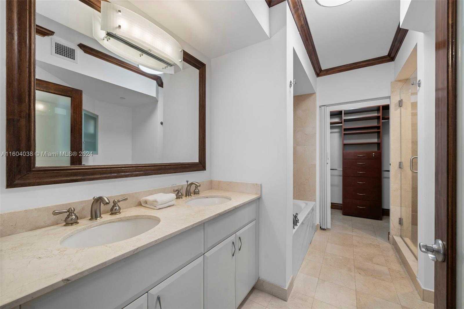 Small Image of 6365 COLLINS AVE #3904, Miami Beach Number 18