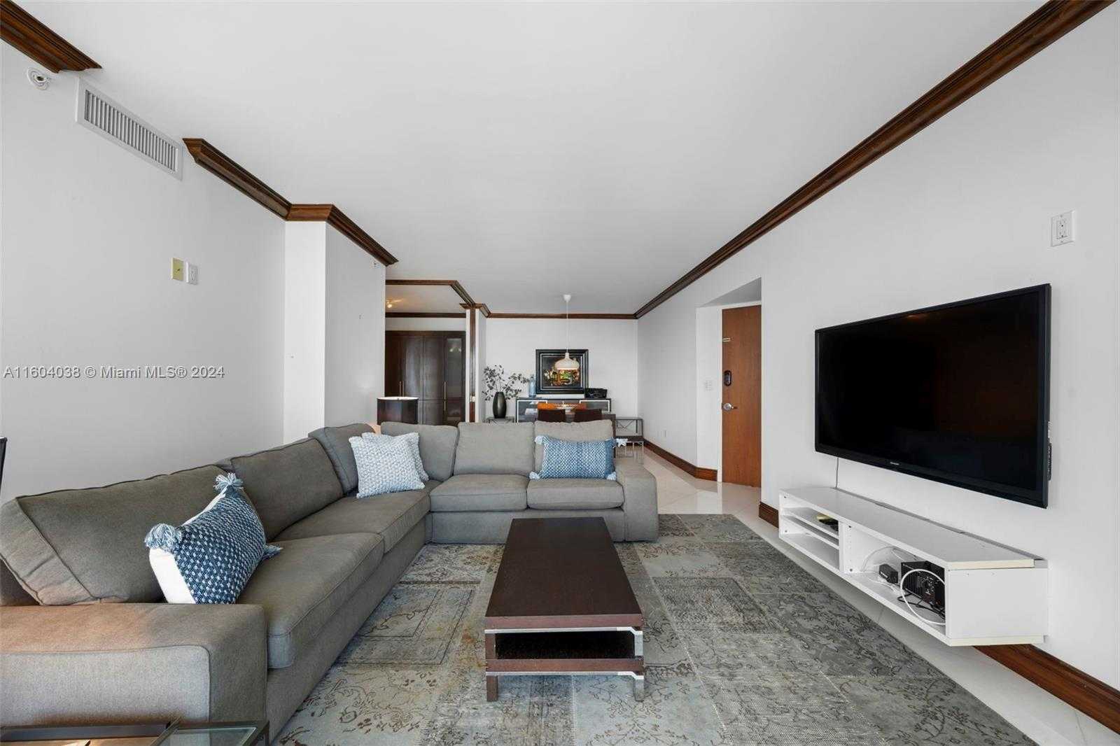Small Image of 6365 COLLINS AVE #3904, Miami Beach Number 3