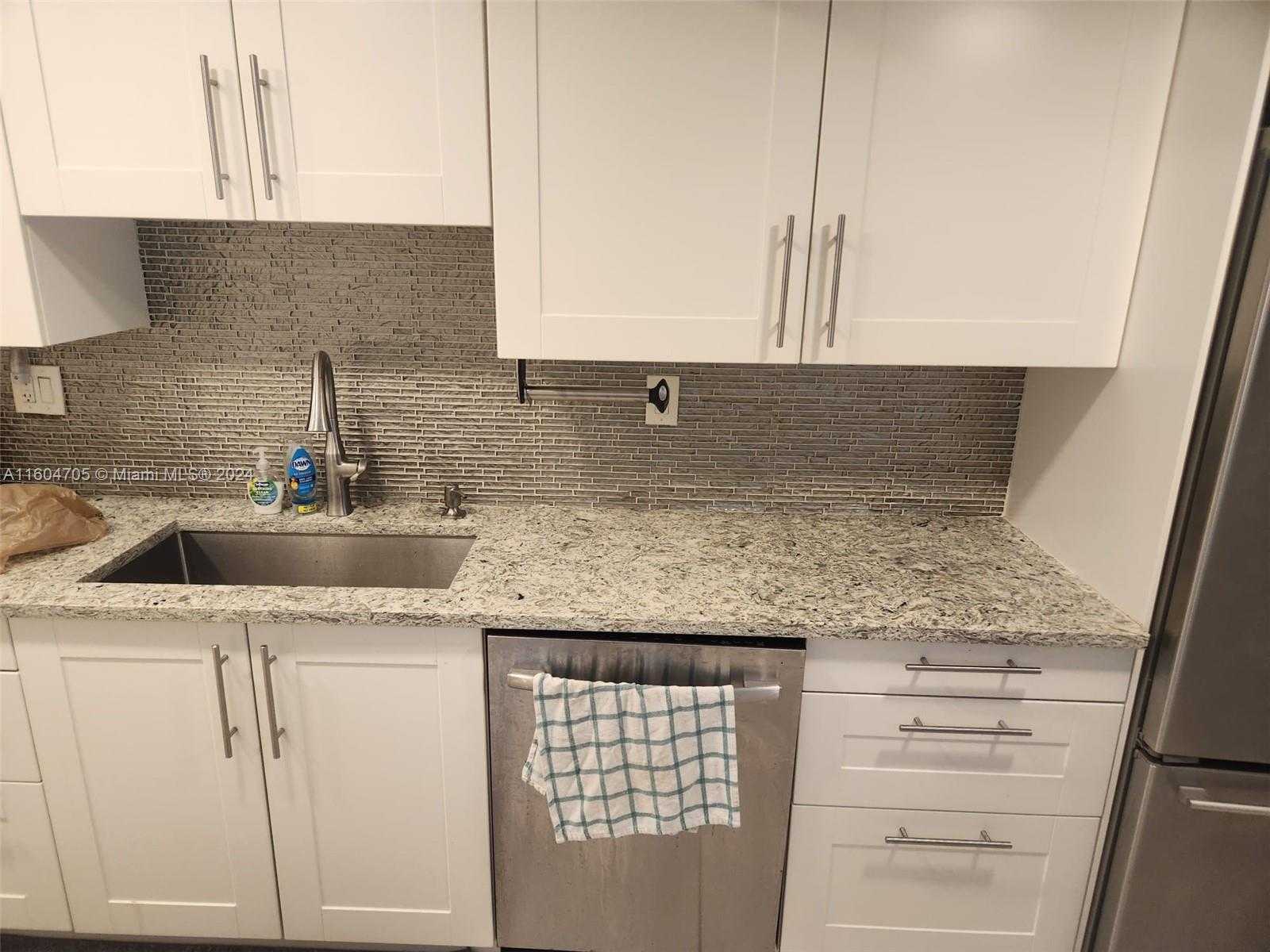 Small Image of 18071 BISCAYNE BLVD #602, Aventura Number 11