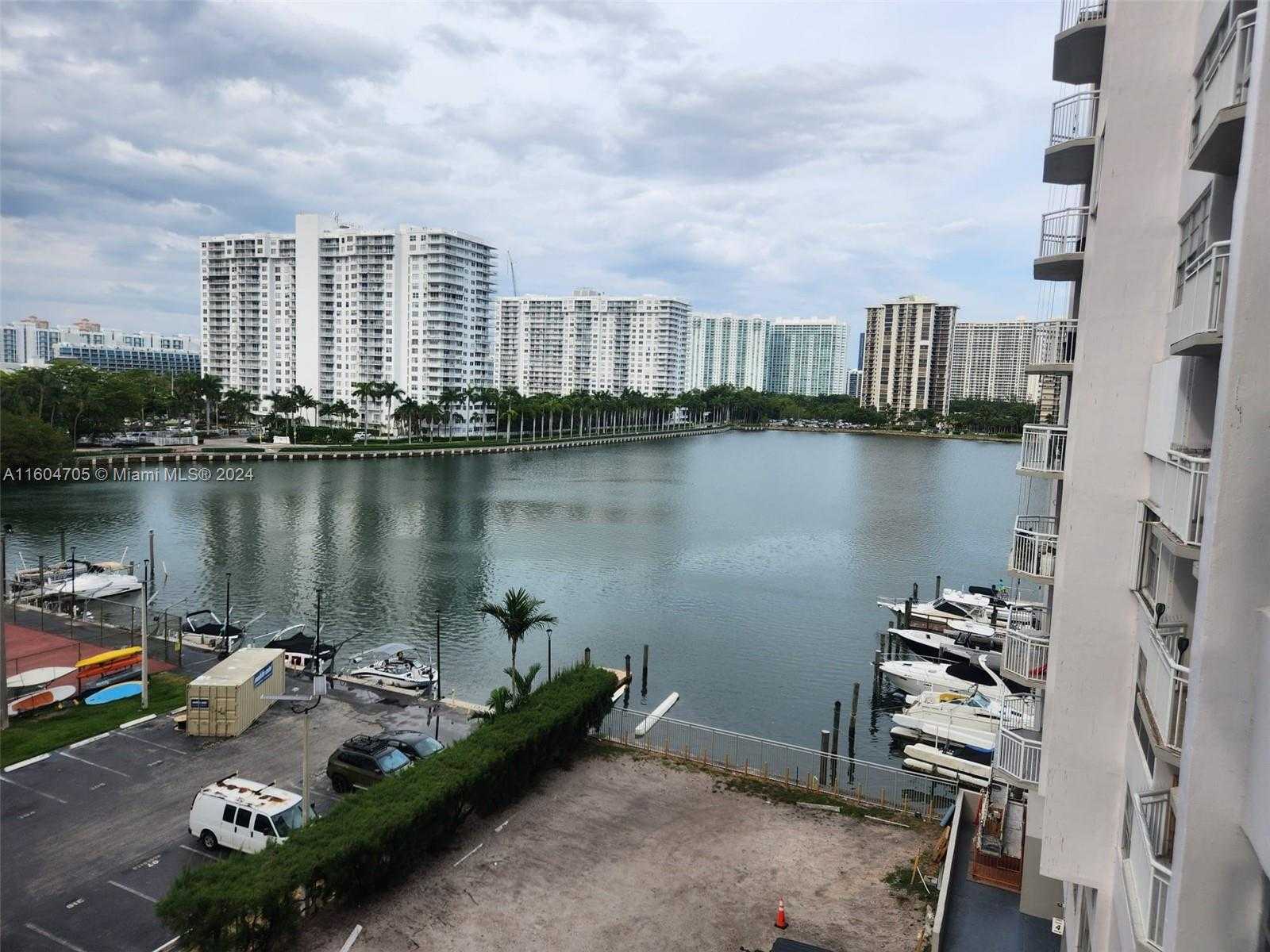 Small Image of 18071 BISCAYNE BLVD #602, Aventura Number 19