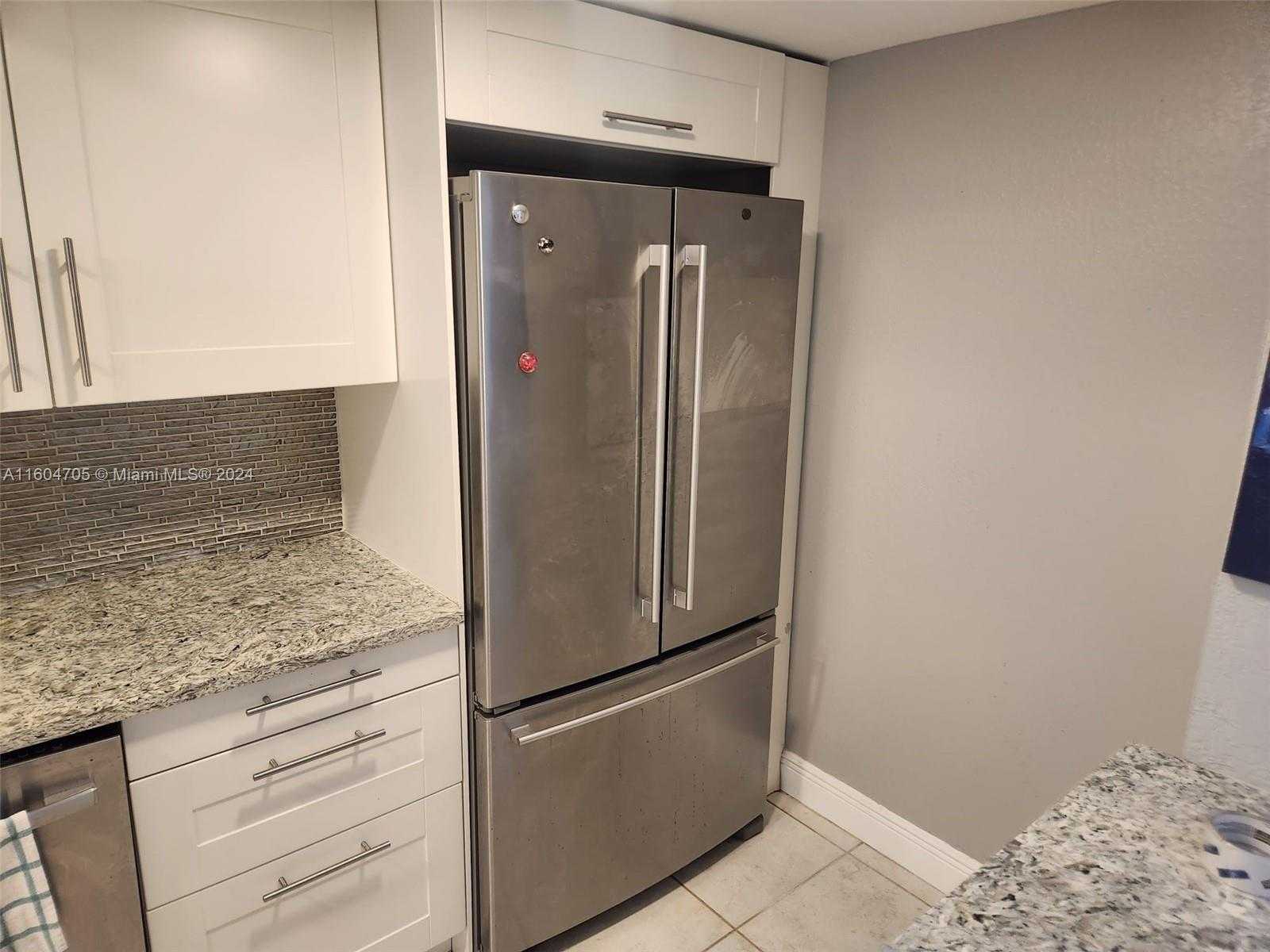 Small Image of 18071 BISCAYNE BLVD #602, Aventura Number 2