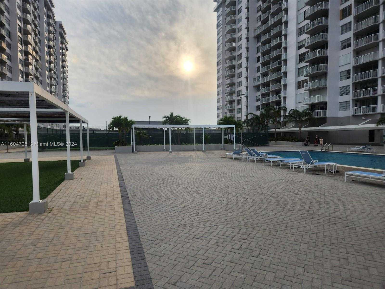 Small Image of 18071 BISCAYNE BLVD #602, Aventura Number 3