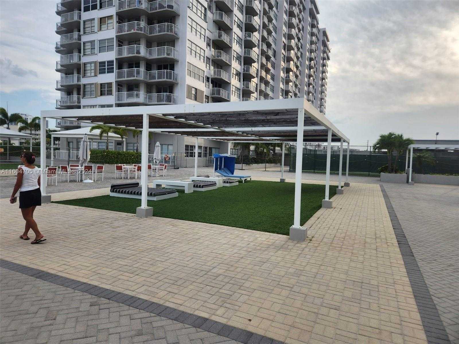 Small Image of 18071 BISCAYNE BLVD #602, Aventura Number 31