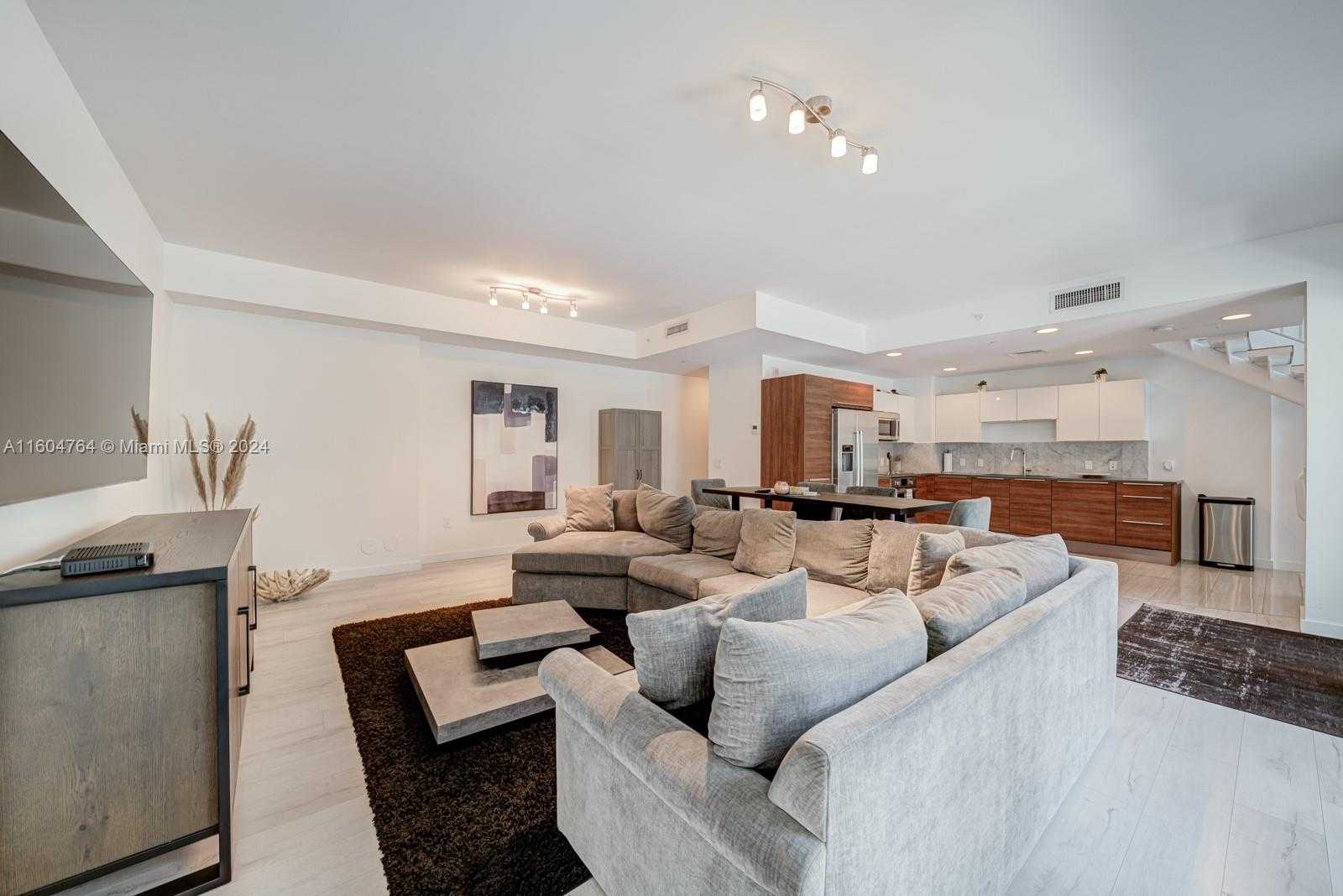 Small Image of 601 NORTH EAST 27TH ST #102, Miami Number 9