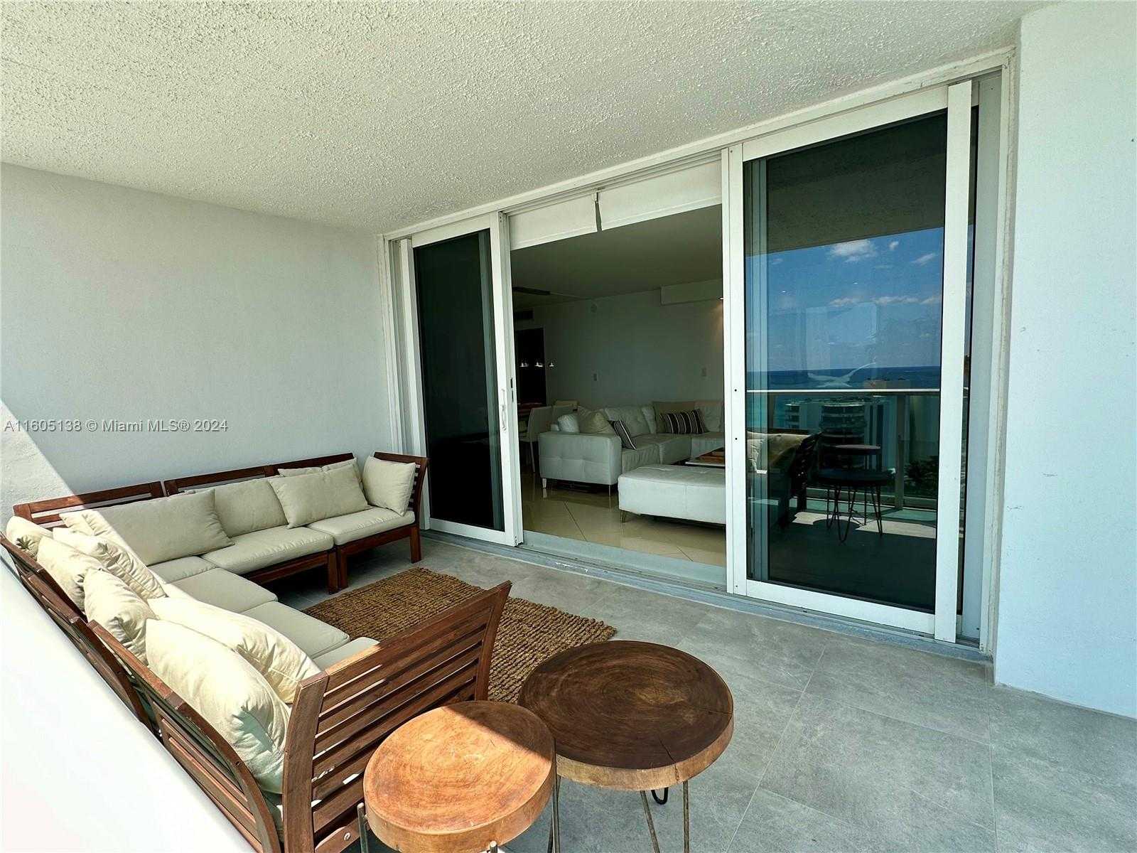 Small Image of 100 BAYVIEW DR #1405, Sunny Isles Beach Number 18