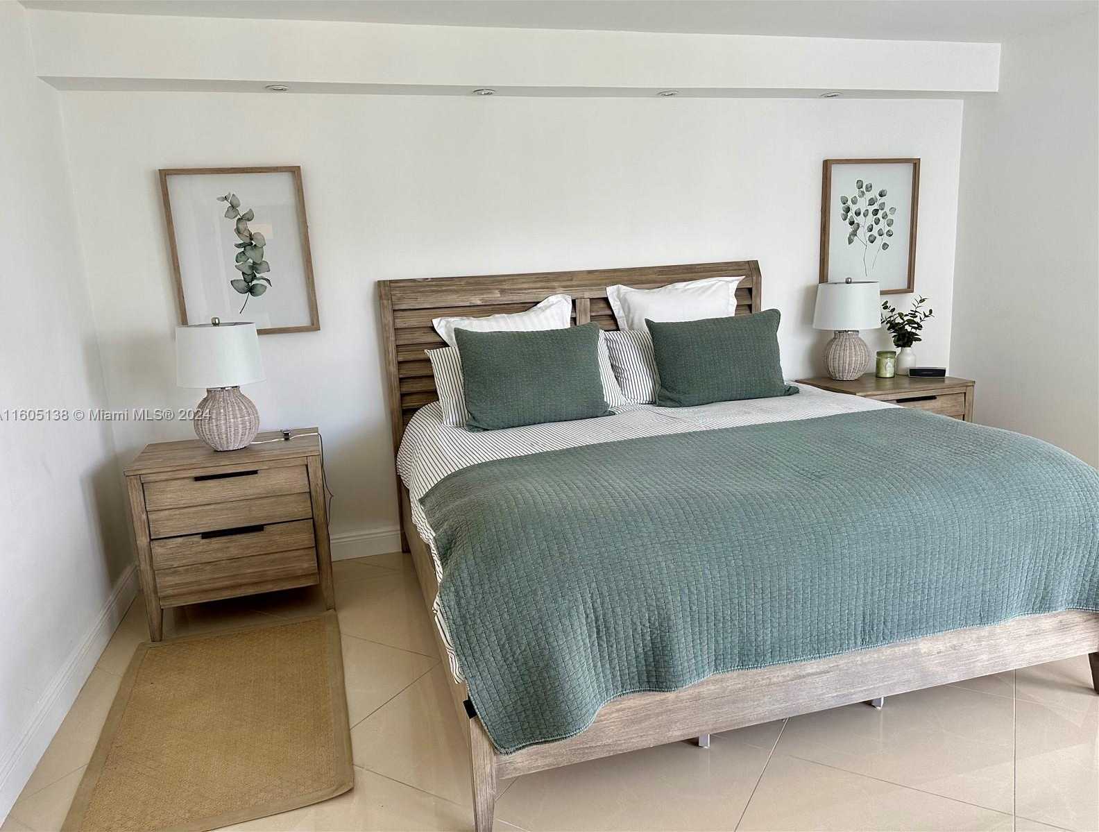 Small Image of 100 BAYVIEW DR #1405, Sunny Isles Beach Number 23