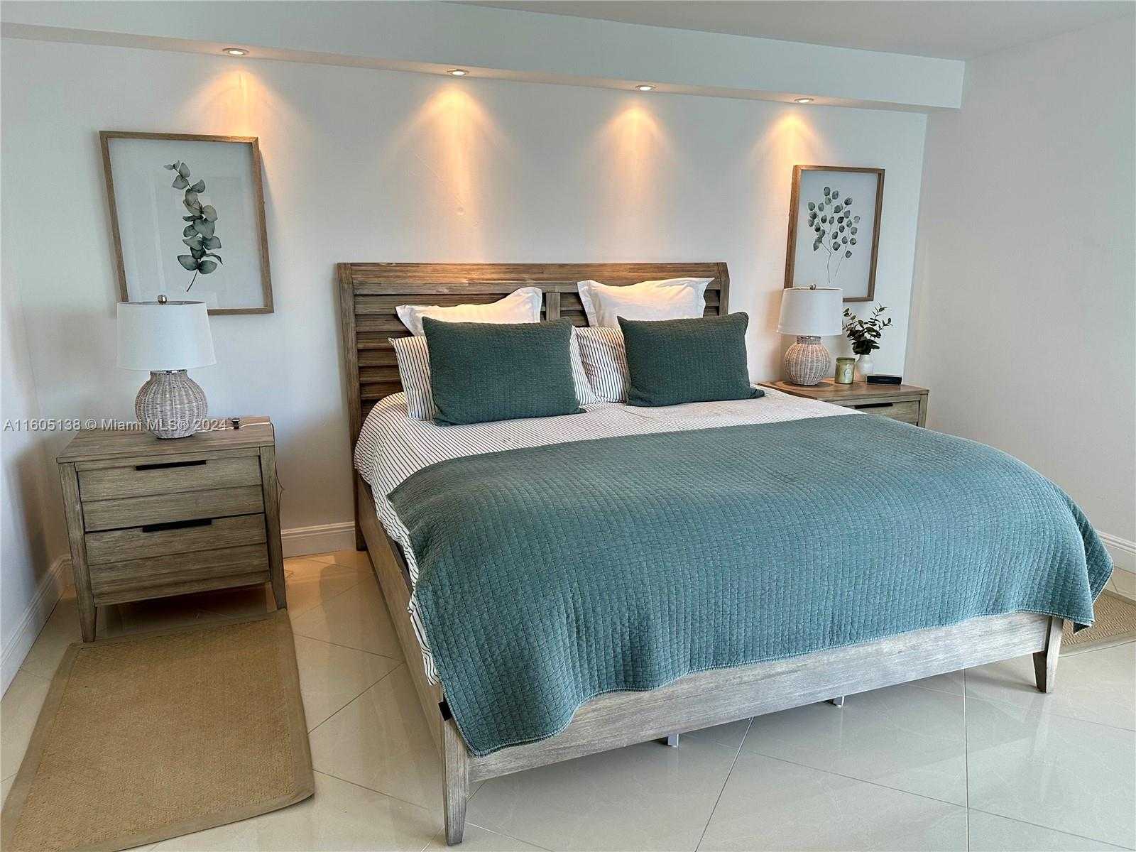Small Image of 100 BAYVIEW DR #1405, Sunny Isles Beach Number 24
