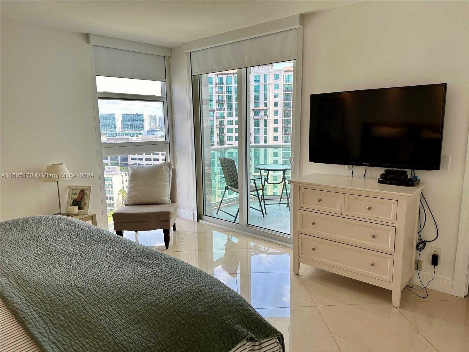 Small Image of 100 BAYVIEW DR #1405, Sunny Isles Beach Number 25