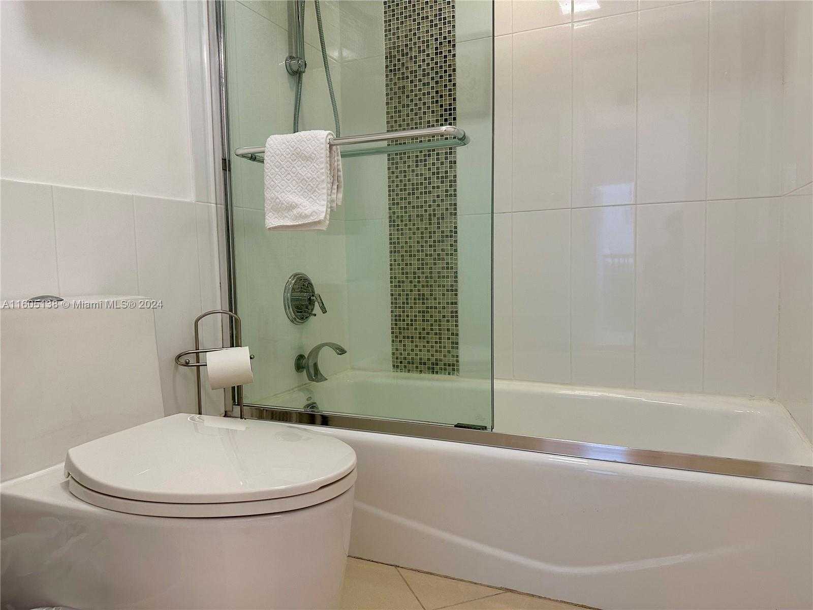 Small Image of 100 BAYVIEW DR #1405, Sunny Isles Beach Number 28