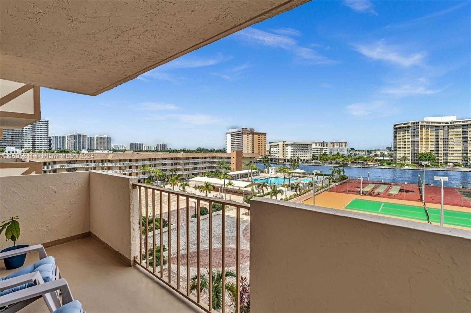 Small Image of 1865 SOUTH OCEAN DR #5J, Hallandale Beach Number 23