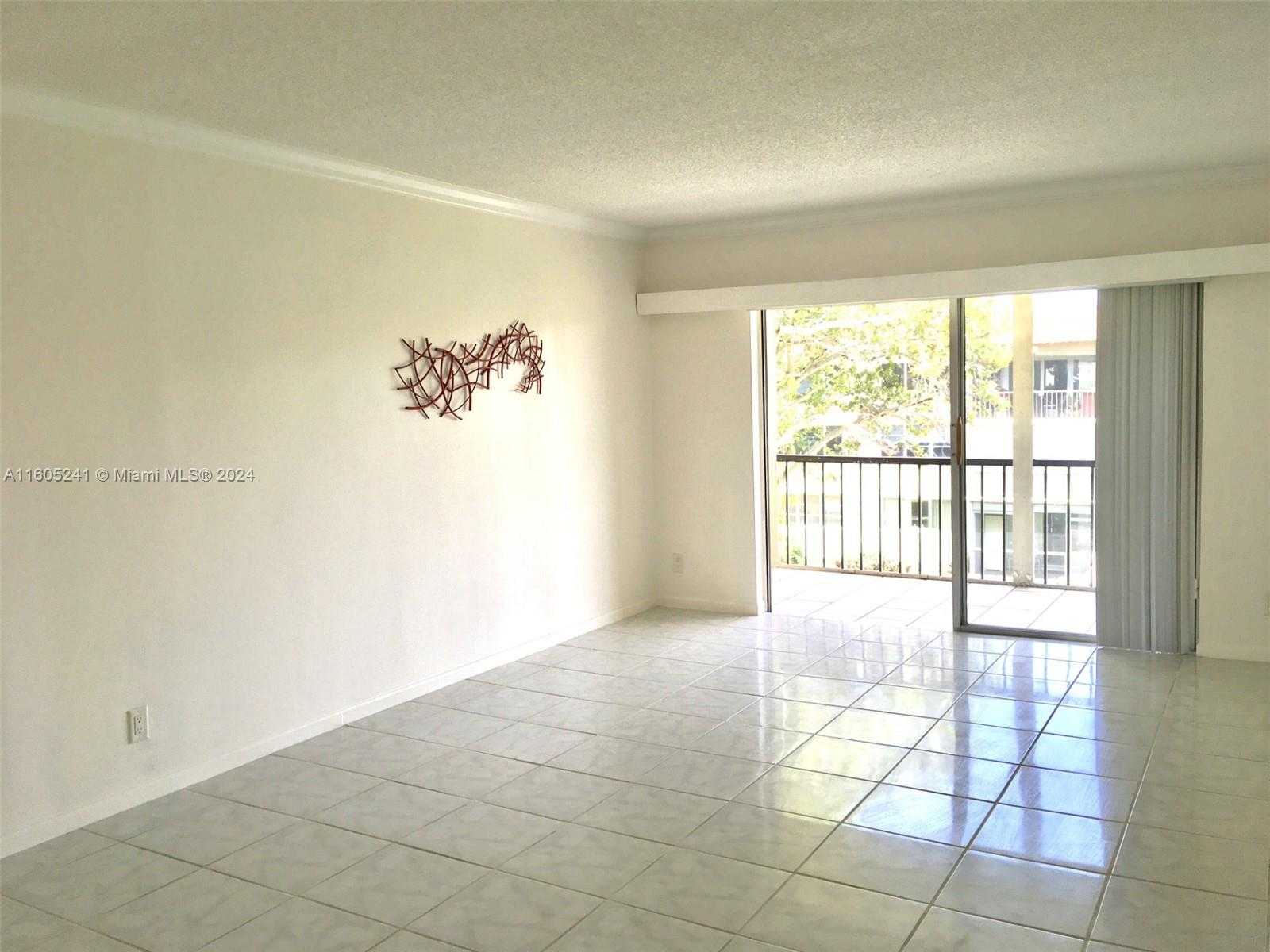 Small Image of 681 SOUTH HOLLYBROOK DR #307, Pembroke Pines Number 10