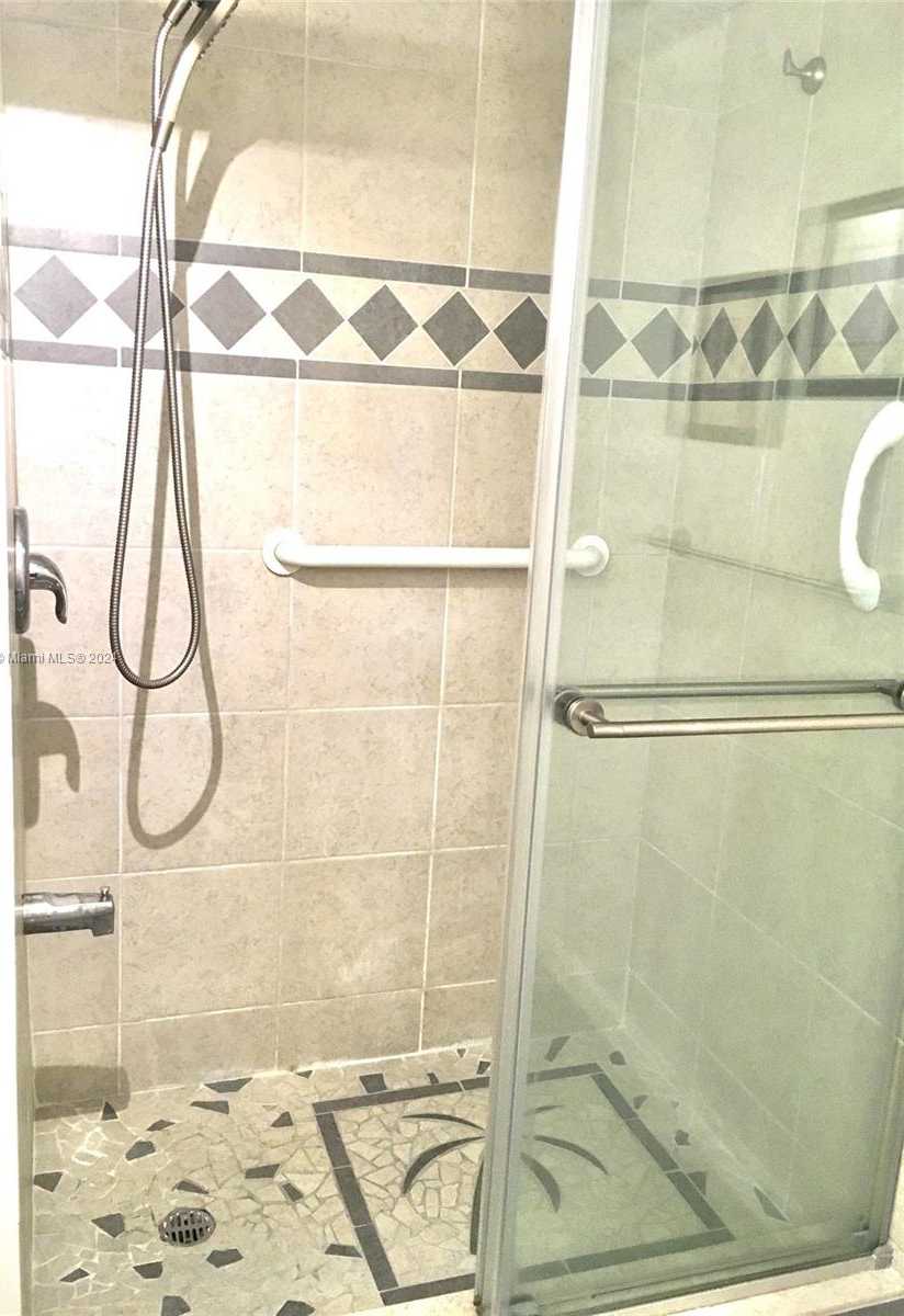 Small Image of 681 SOUTH HOLLYBROOK DR #307, Pembroke Pines Number 12