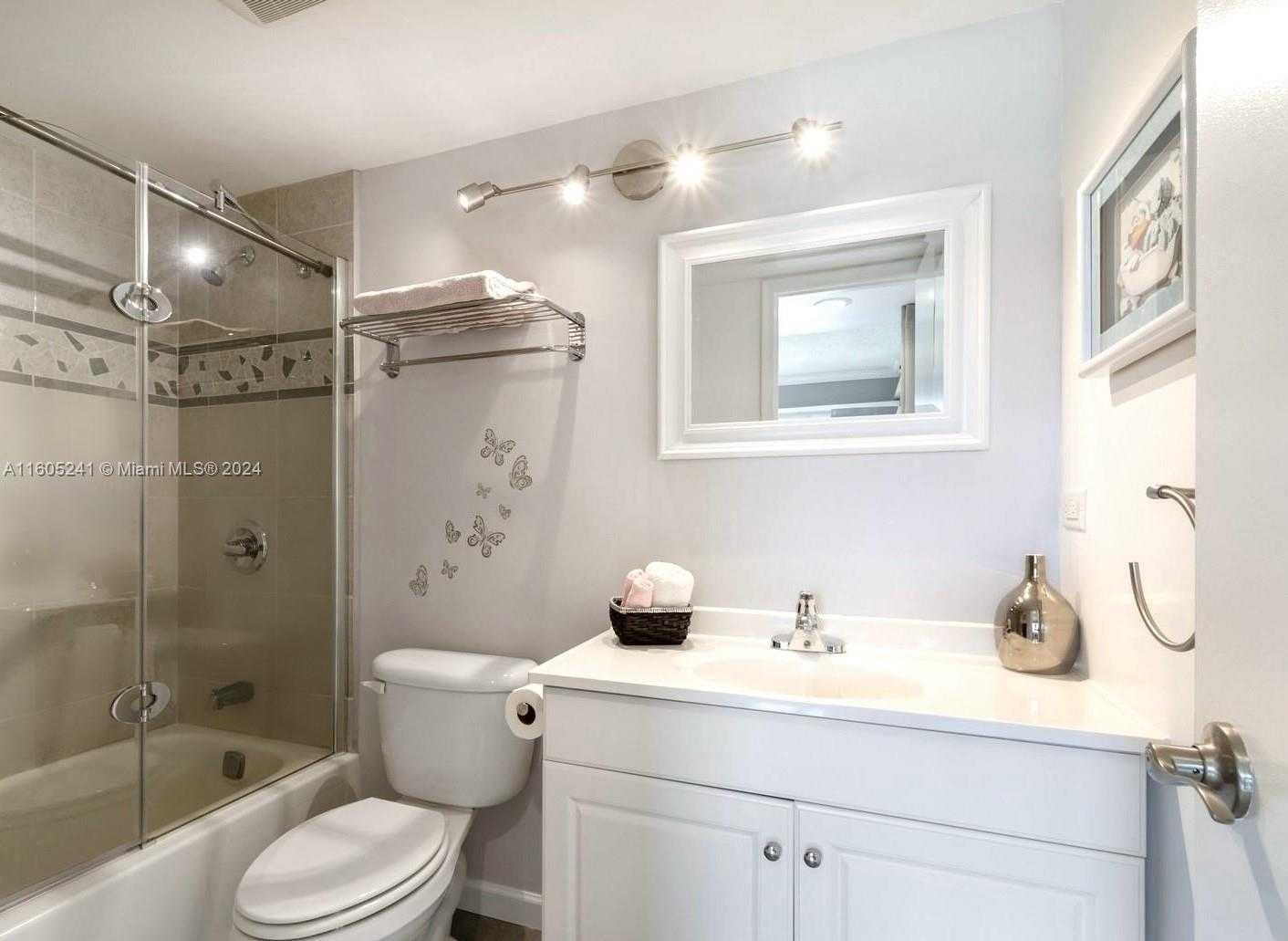 Small Image of 681 SOUTH HOLLYBROOK DR #307, Pembroke Pines Number 16