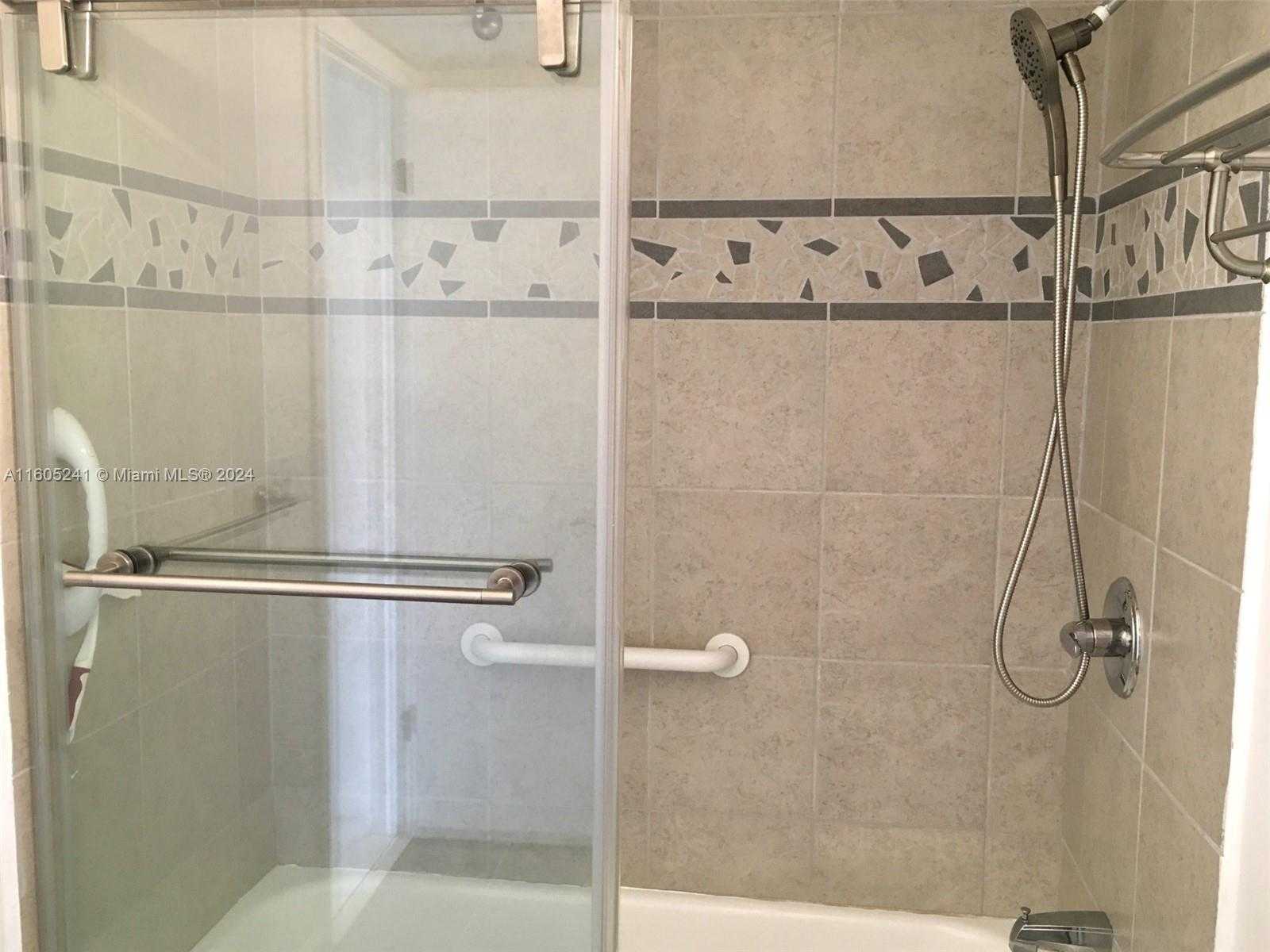 Small Image of 681 SOUTH HOLLYBROOK DR #307, Pembroke Pines Number 17
