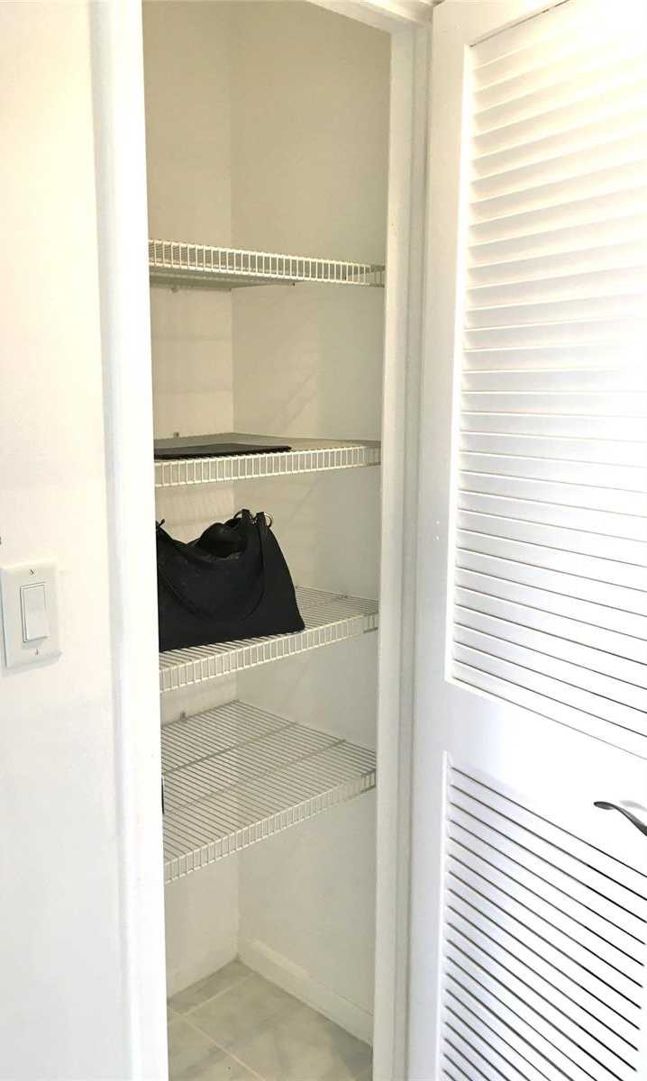 Small Image of 681 SOUTH HOLLYBROOK DR #307, Pembroke Pines Number 18