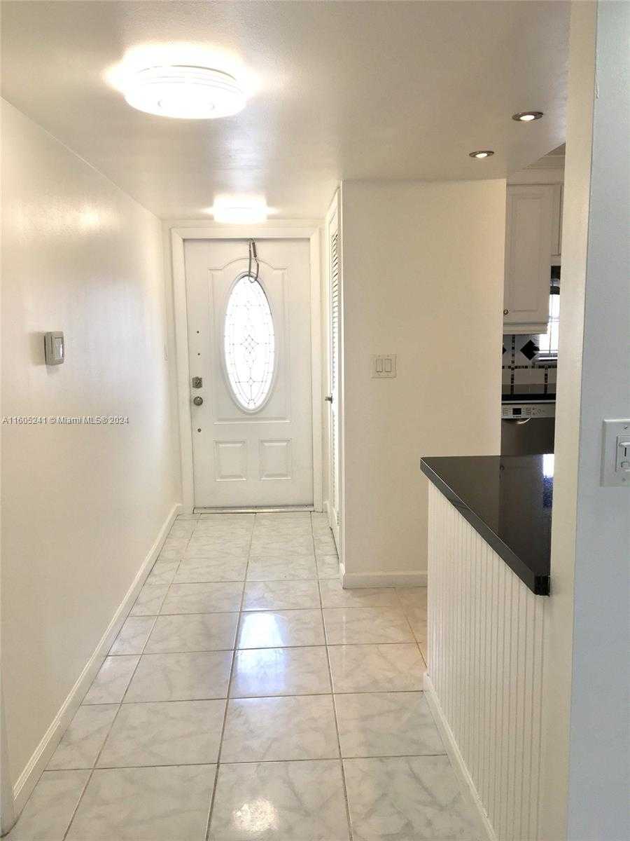 Small Image of 681 SOUTH HOLLYBROOK DR #307, Pembroke Pines Number 2