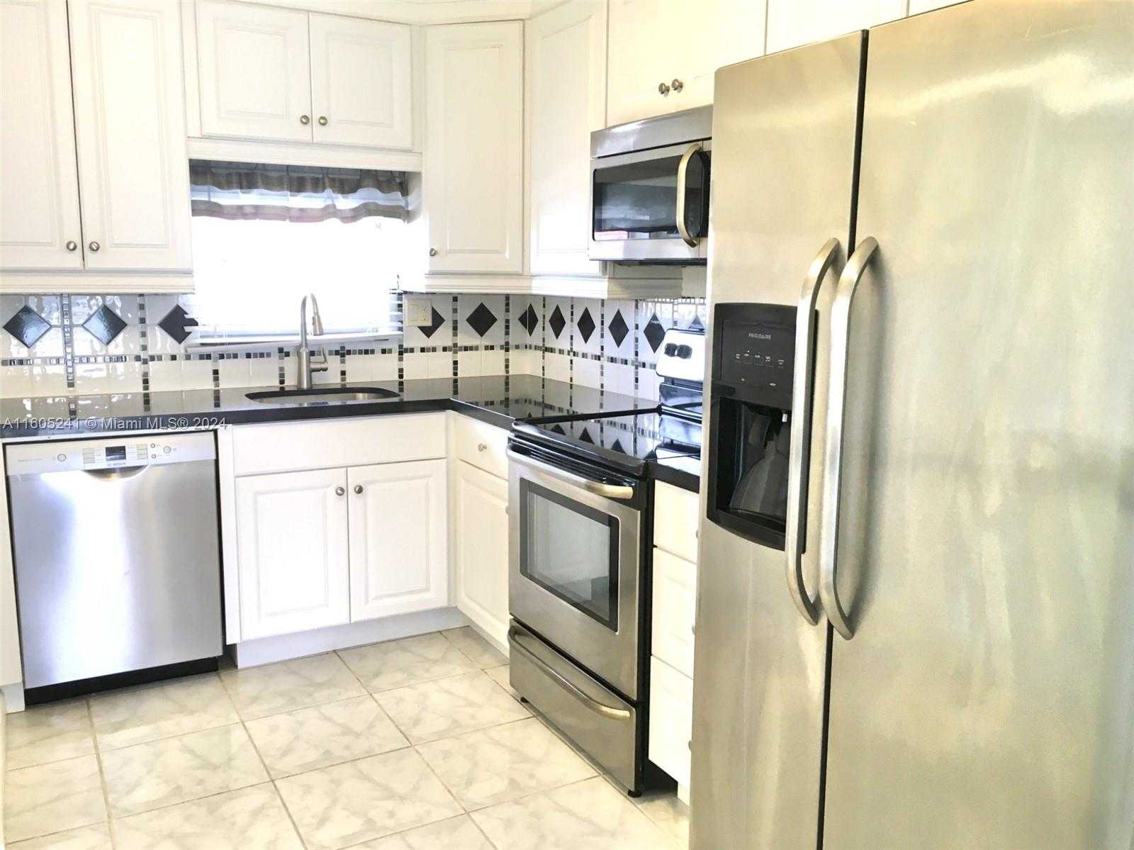 Small Image of 681 SOUTH HOLLYBROOK DR #307, Pembroke Pines Number 3