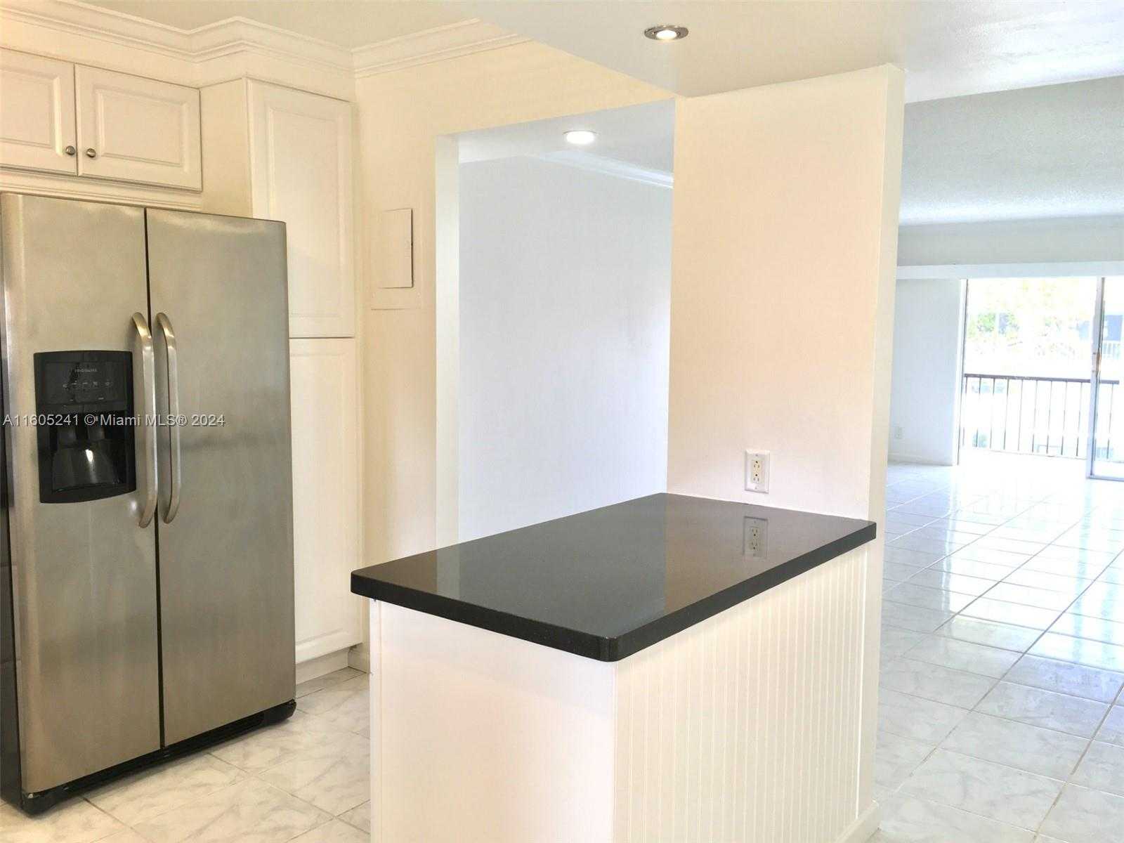 Small Image of 681 SOUTH HOLLYBROOK DR #307, Pembroke Pines Number 6