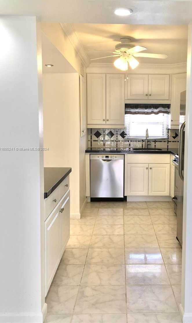 Small Image of 681 SOUTH HOLLYBROOK DR #307, Pembroke Pines Number 7
