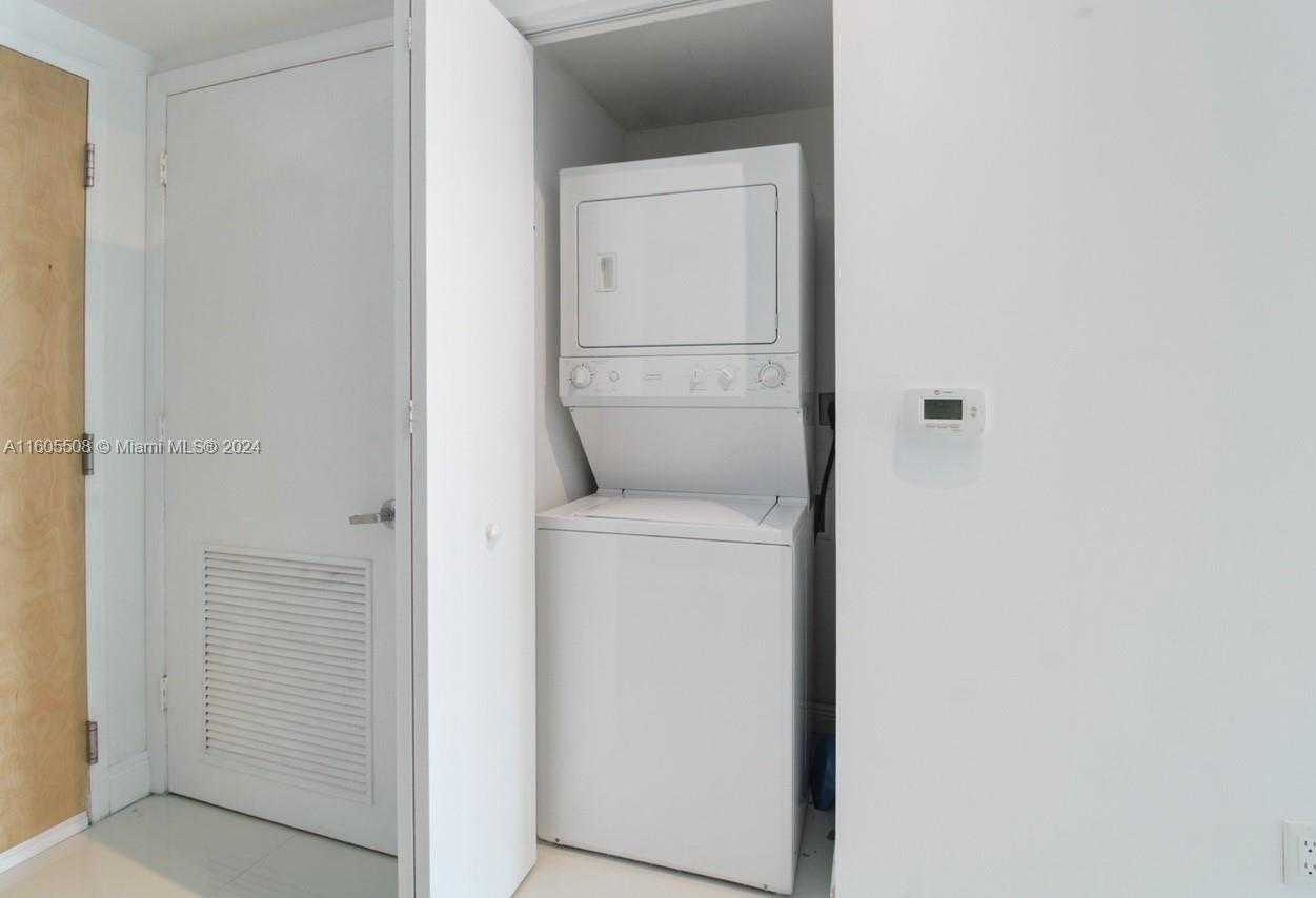 Small Image of 350 SOUTH MIAMI AVE #3515, Miami Number 9
