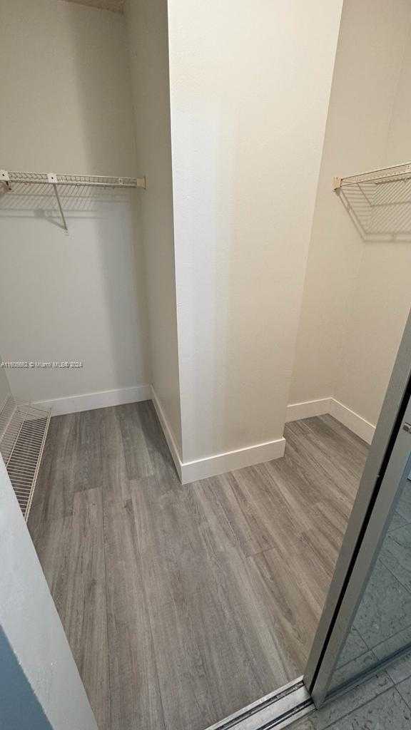 Small Image of 919 HILLCREST DR #201, Hollywood Number 10