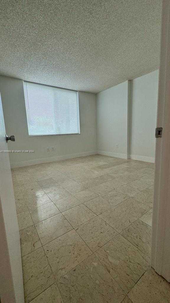 Small Image of 919 HILLCREST DR #201, Hollywood Number 5
