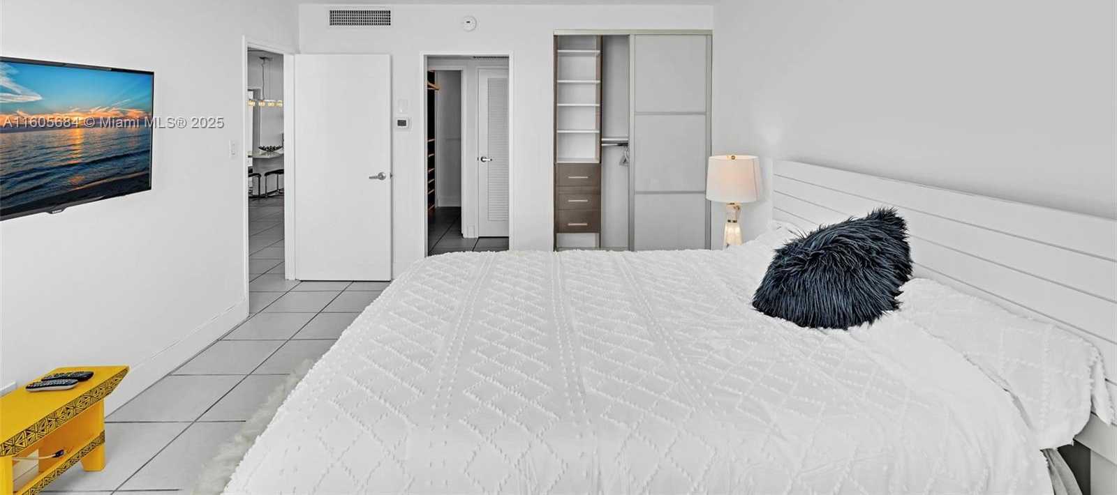 Small Image of 5161 COLLINS AVE #1017, Miami Beach Number 16