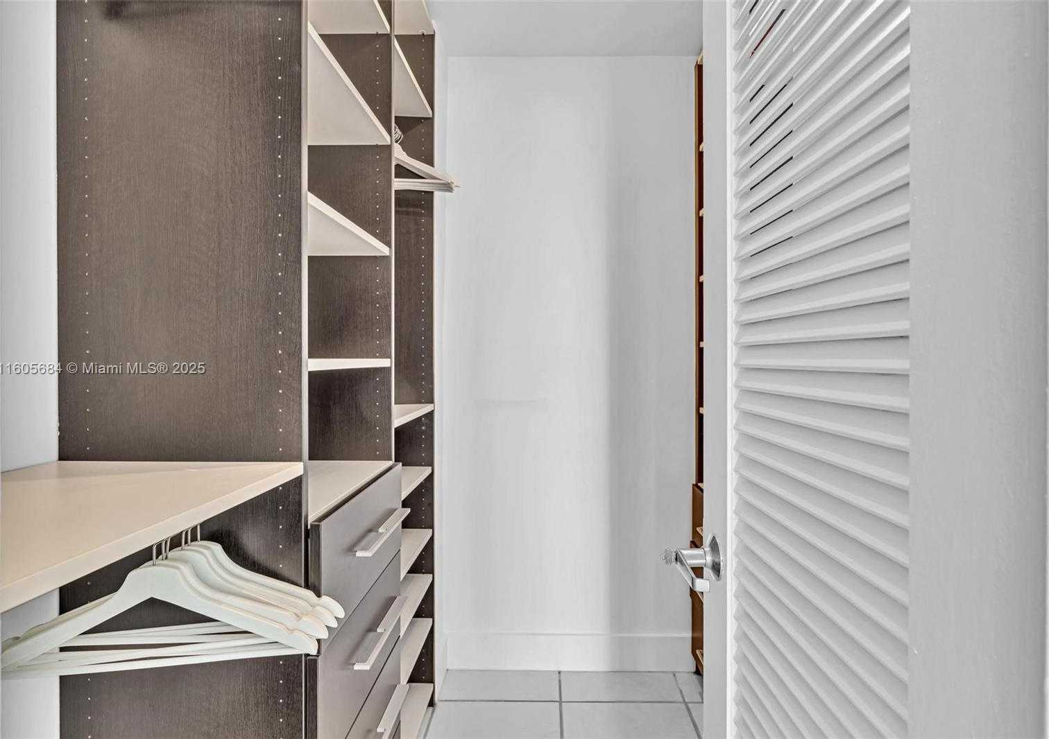 Small Image of 5161 COLLINS AVE #1017, Miami Beach Number 18