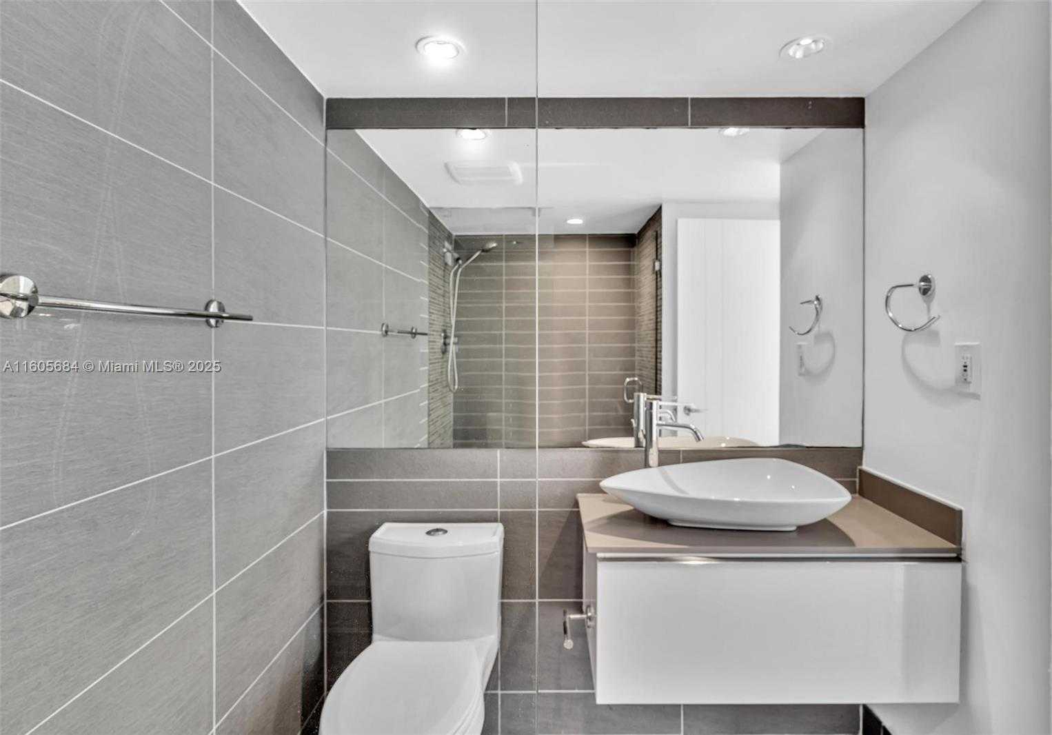 Small Image of 5161 COLLINS AVE #1017, Miami Beach Number 23