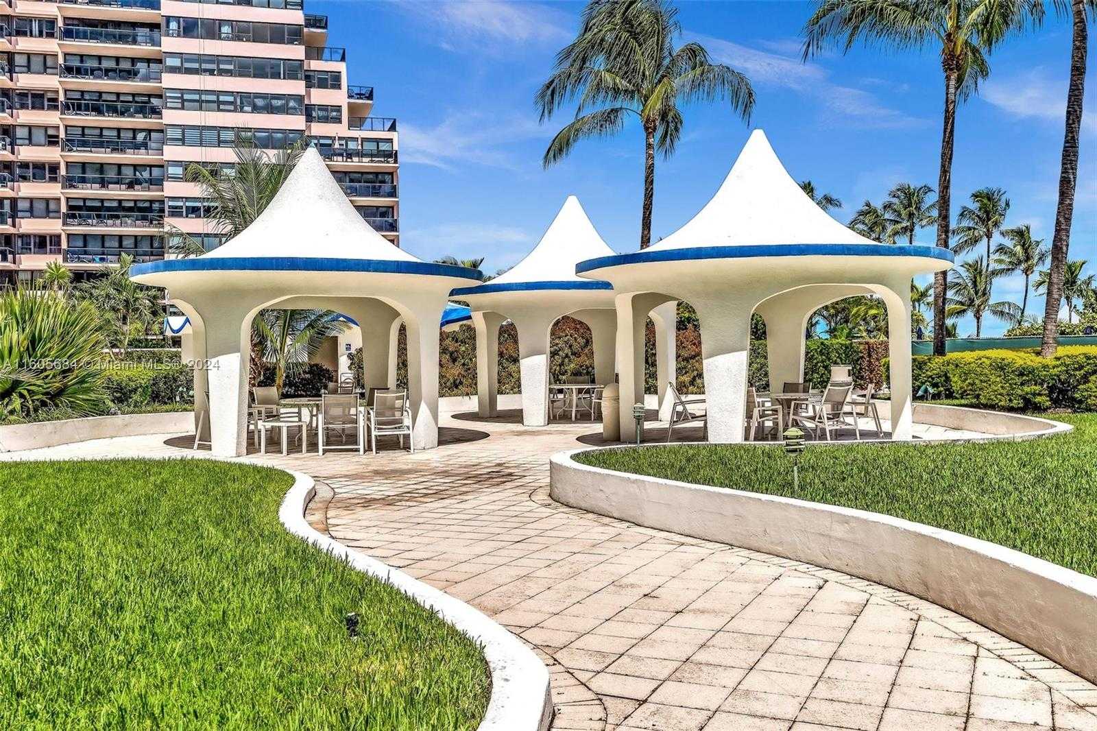 Small Image of 5161 COLLINS AVE #1017, Miami Beach Number 47
