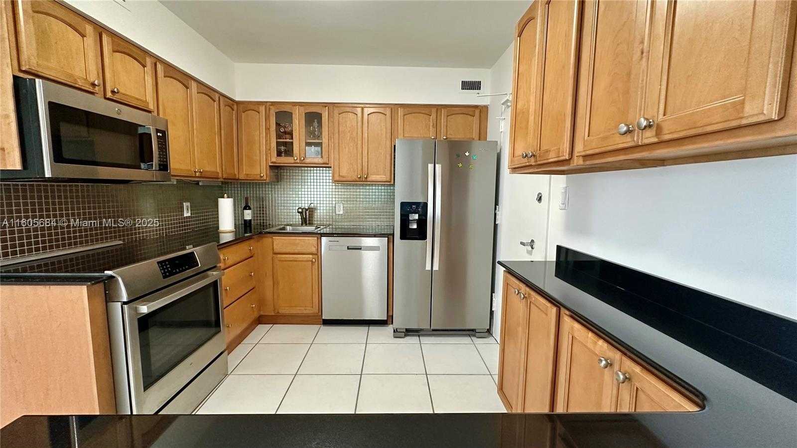Small Image of 5161 COLLINS AVE #1017, Miami Beach Number 8