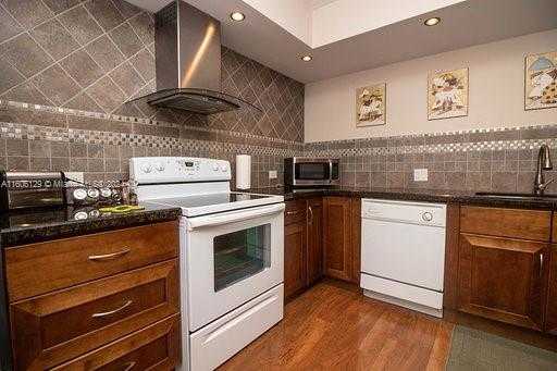 Small Image of 600 Three Islands Boulevard, Hallandale Beach, FL 33009, USA Number 8
