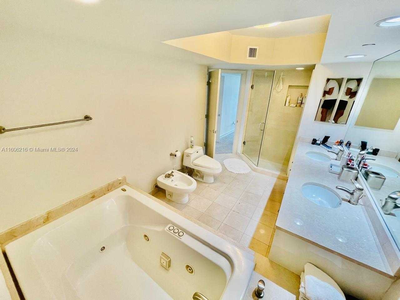 Small Image of 16500 COLLINS AVE #1652, Sunny Isles Beach Number 13