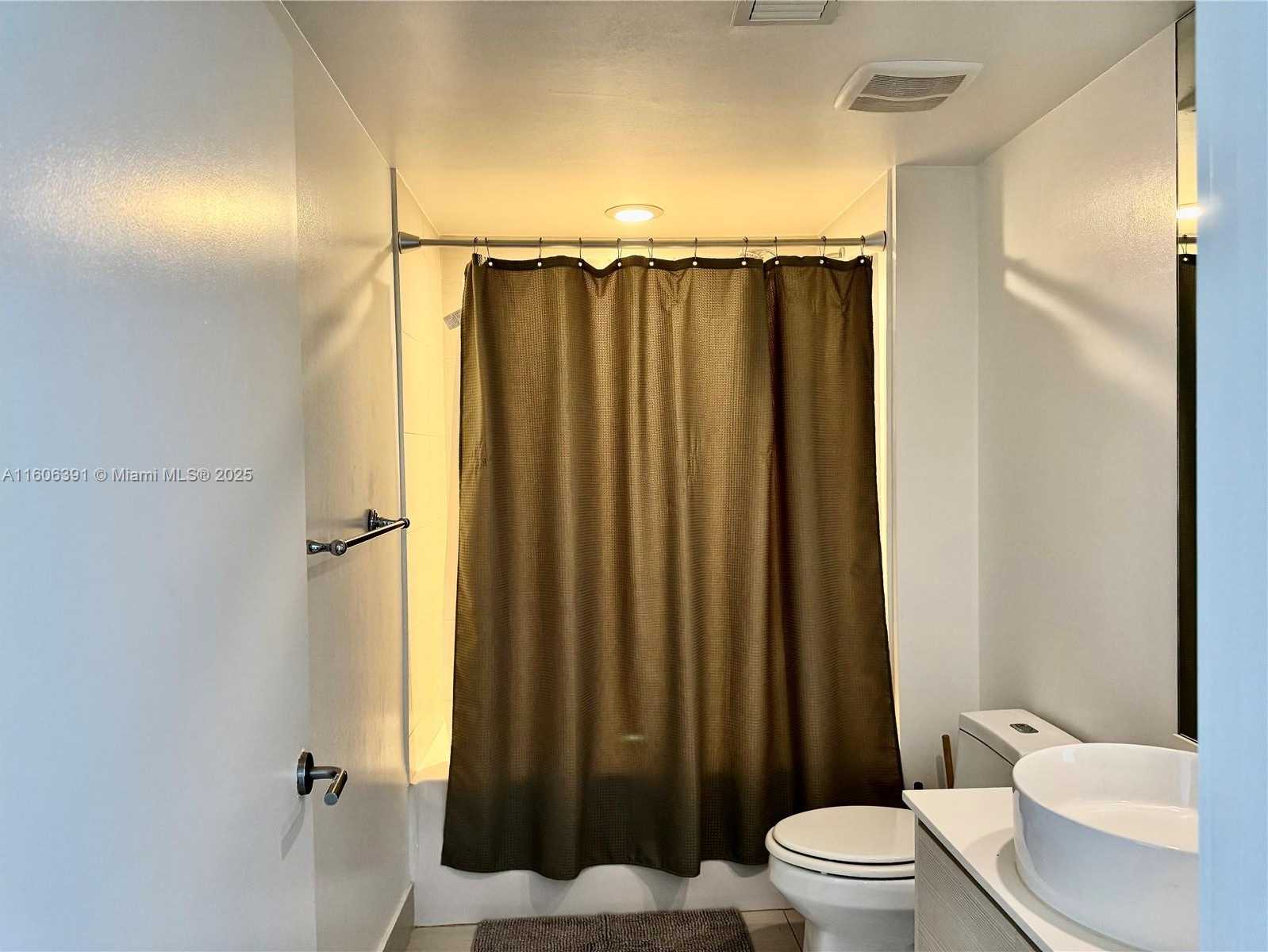 Small Image of 4250 BISCAYNE BLVD #806, Miami Number 13