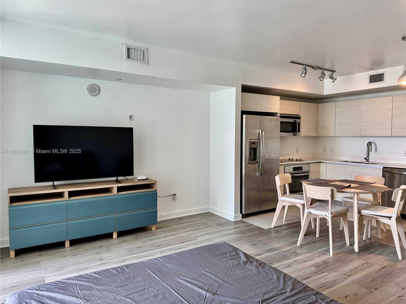 Small Image of 4250 BISCAYNE BLVD #806, Miami Number 19
