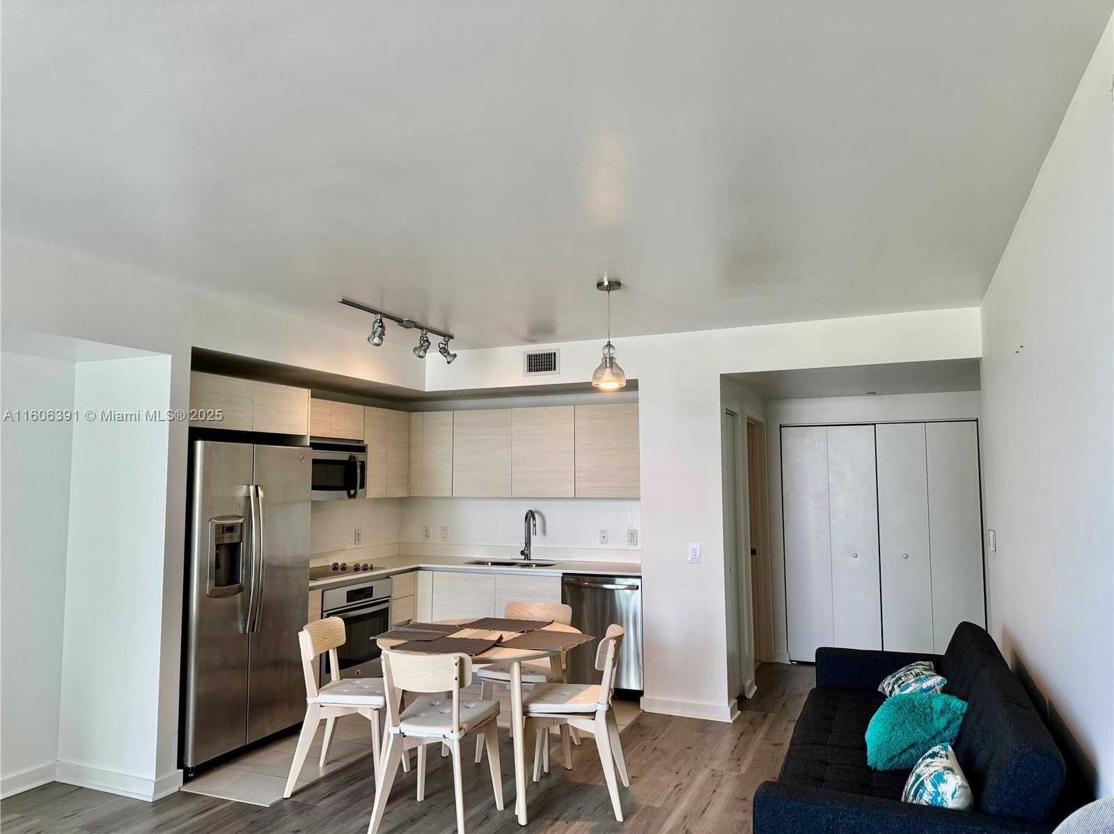 Small Image of 4250 BISCAYNE BLVD #806, Miami Number 33
