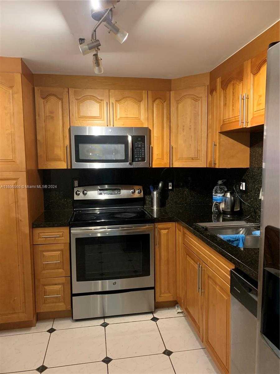 Small Image of 210 174TH ST #604, Sunny Isles Beach Number 2