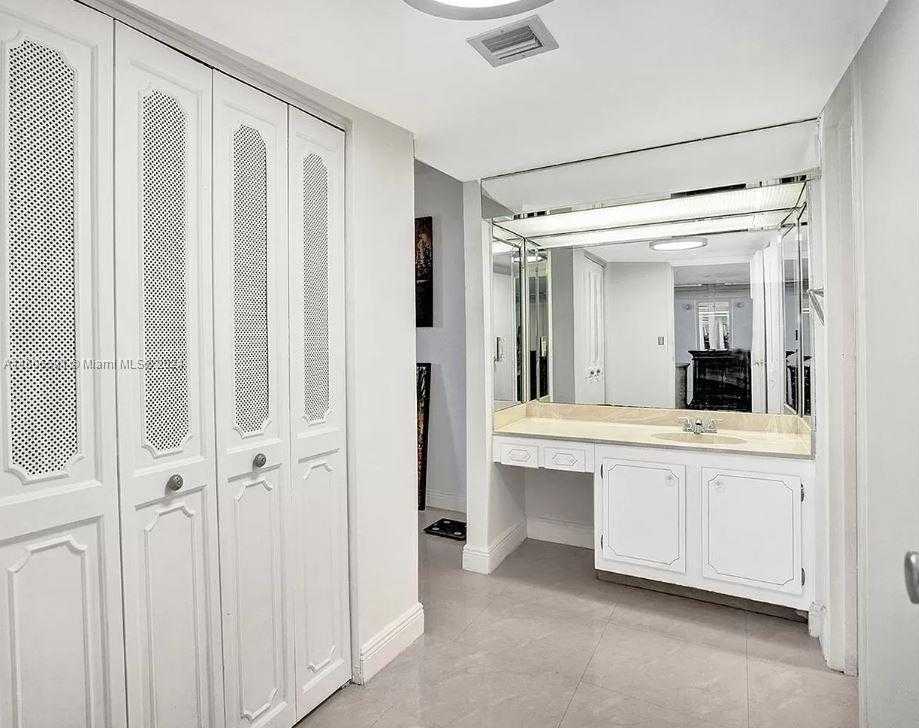 Small Image of 3675 NORTH COUNTRY CLUB DR #2110, Aventura Number 14