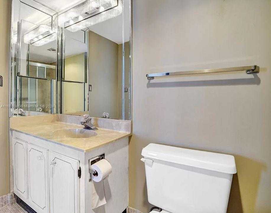 Small Image of 3675 NORTH COUNTRY CLUB DR #2110, Aventura Number 18