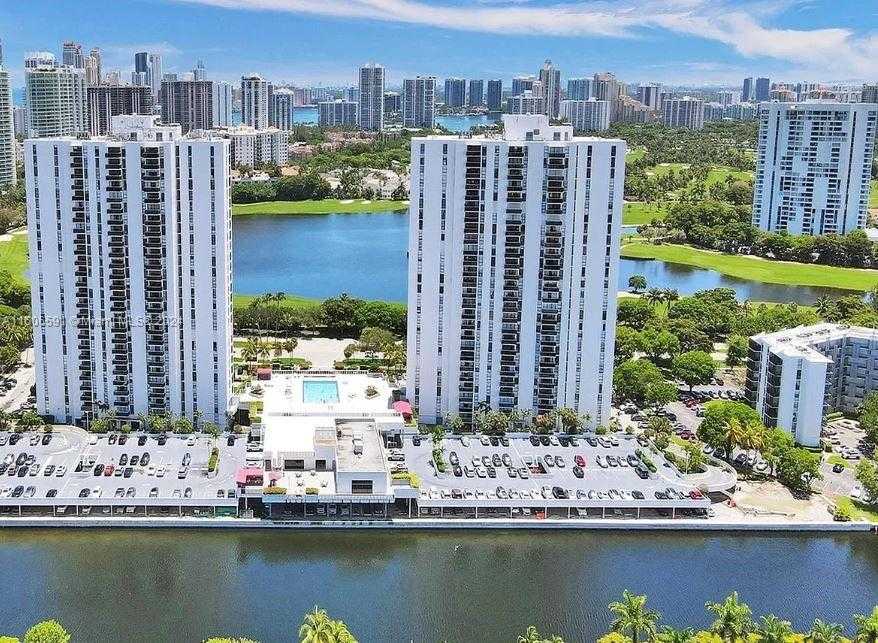 Small Image of 3675 NORTH COUNTRY CLUB DR #2110, Aventura Number 4