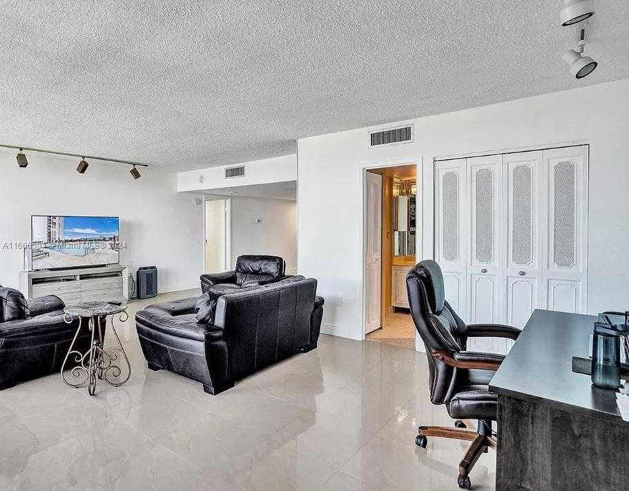 Small Image of 3675 NORTH COUNTRY CLUB DR #2110, Aventura Number 9