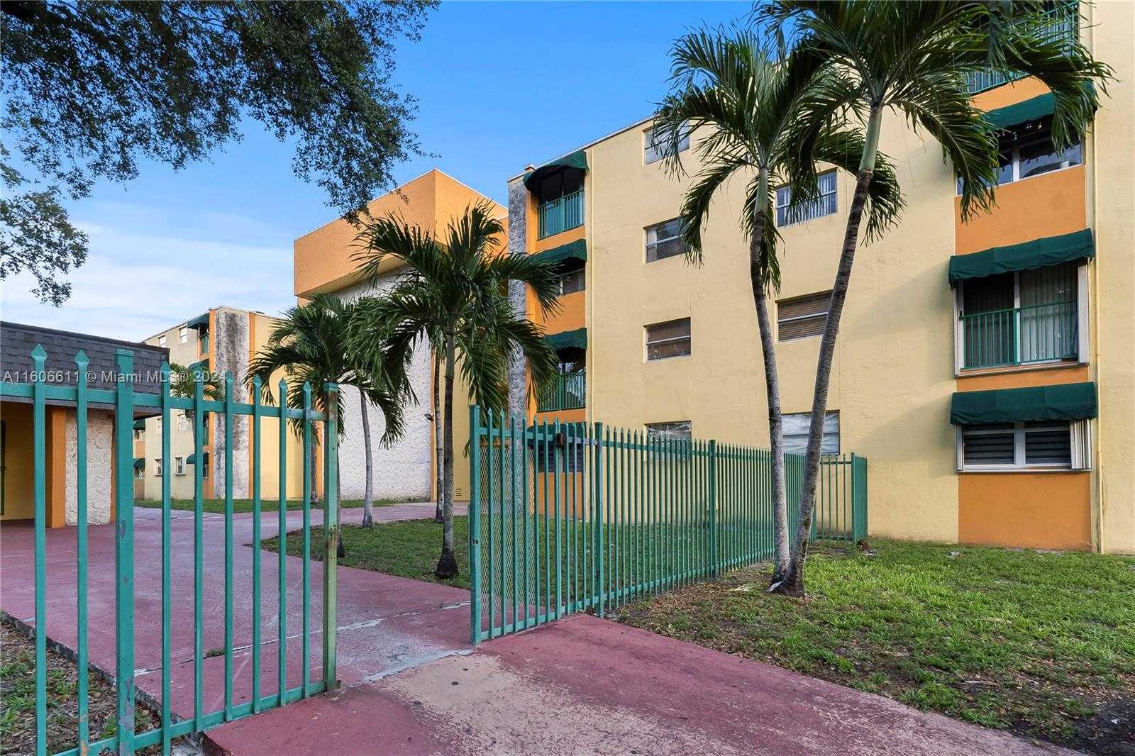 Small Image of 666 WEST 81ST ST #226, Hialeah Number 17