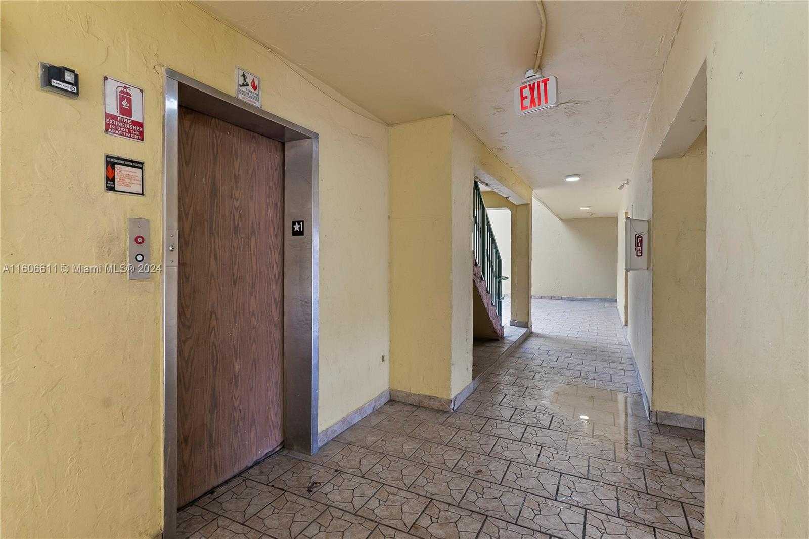 Small Image of 666 WEST 81ST ST #226, Hialeah Number 3